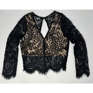 Shinestar Women's Lace V-Neck Top Size Small Pre-Owned in good condition